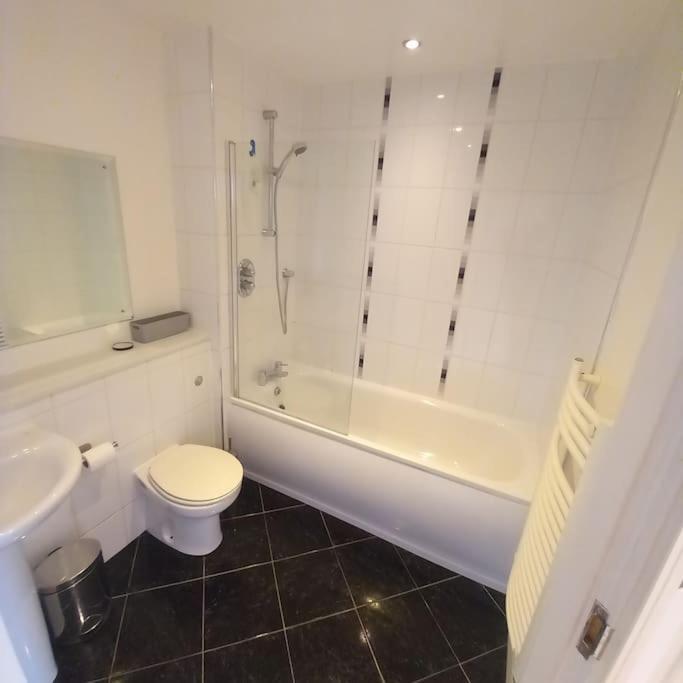 Centrally Situated 1 Bedroom Apartment! Бірмінгем Екстер'єр фото