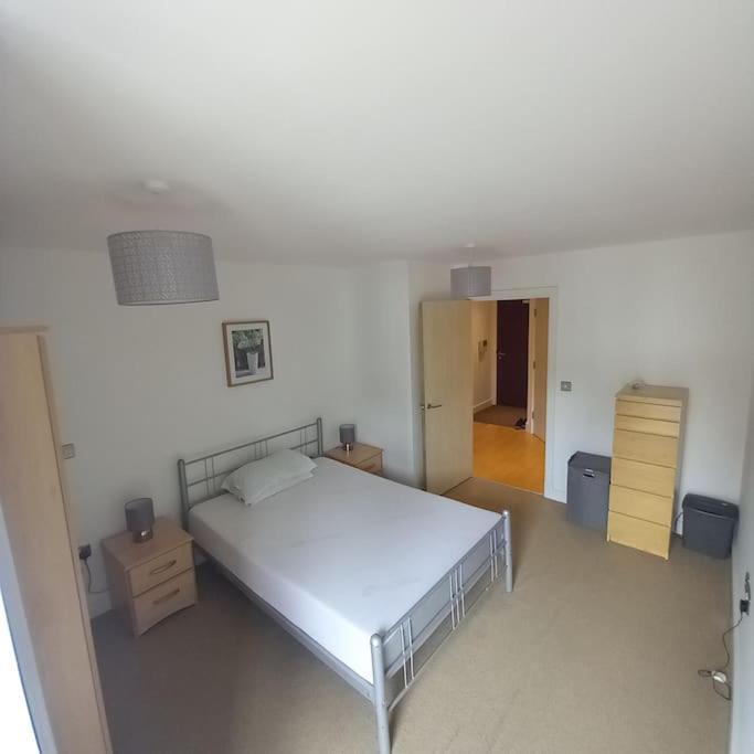 Centrally Situated 1 Bedroom Apartment! Бірмінгем Екстер'єр фото