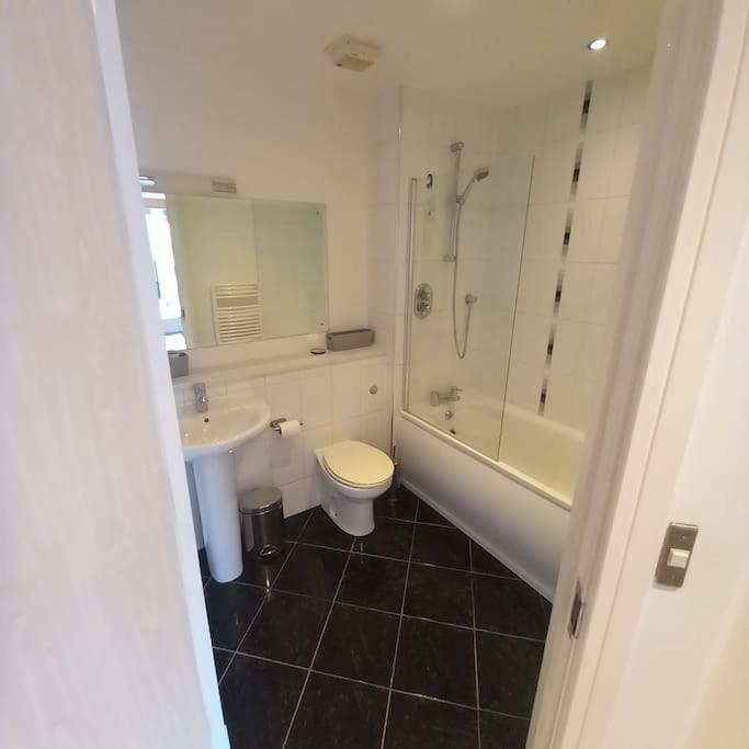 Centrally Situated 1 Bedroom Apartment! Бірмінгем Екстер'єр фото